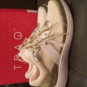 🎉HP🎉Smart Sneaker TRAQ by Alegria